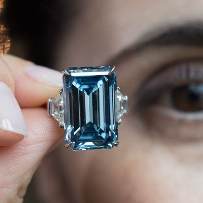 The Oppenheimer Blue – Viên kim cương xanh dương đắt giá nhất hành tinh