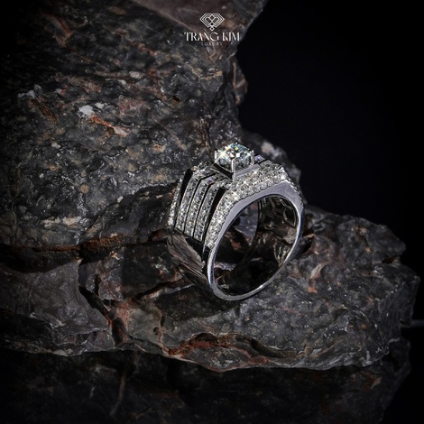 Bí Quyết Giữ Gìn Trang Sức Kim Cương Luôn Sáng Bóng