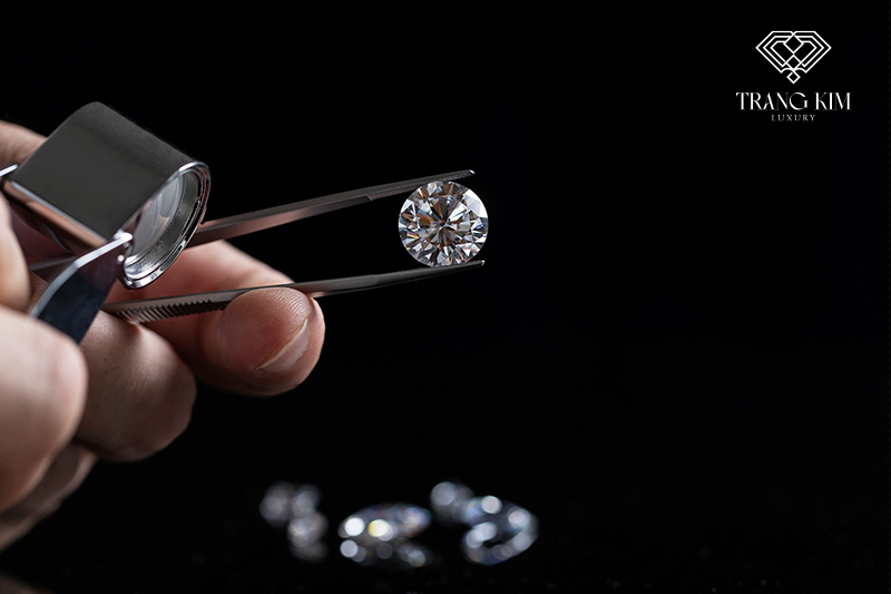 Nên mua kim cương nước E hay F: Đâu mới là sự lựa chọn đáng tiền?