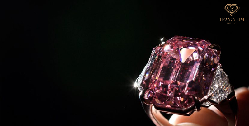 Chiếc nhẫn Kim Cương Radiant hồng trị giá 50 triệu USD