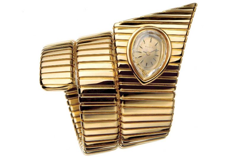 Thiết kế của những chiếc đồng hồ Bvlgari Serpenti 1970 tập trung vào hình dáng vuông vức, mạnh mẽ hơn