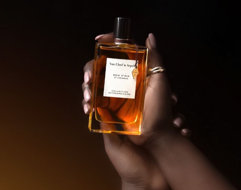 Nước hoa Van Cleef & Arpels sở hữu bảng thành phần gồm các tinh chất thiên nhiên quý giá được pha chế theo công thức đặc biệt của các bậc thầy tạo ra mùi hương đặc biệt ấn tượng
