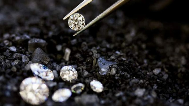 “Kim cương” moissanite đủ sức làm “nức lòng” người hâm mộ thứ trang sức phù phiếm này