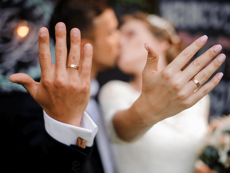 Ý nghĩa sâu xa của việc đeo nhẫn cưới trong hôn nhân