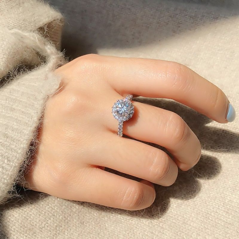 Nhẫn kim cương là món đồ trang sức có giá trị rất cao