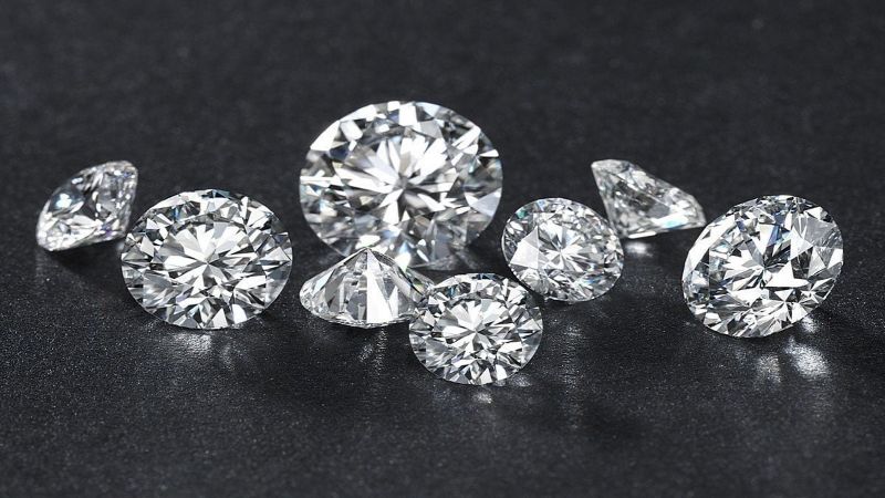 Việc mua lại nhẫn kim cương không giấy sẽ có rủi ro hơn và giá trị của nó có thể bị ảnh hưởng.