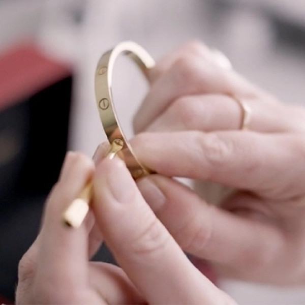 Vòng tay Cartier B.C.2201